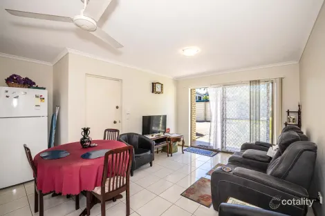 Property photo of 4/8-10 Winston Drive Bongaree QLD 4507