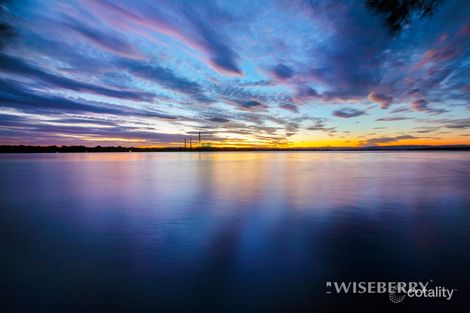 Property photo of 40 Sunset Parade Chain Valley Bay NSW 2259