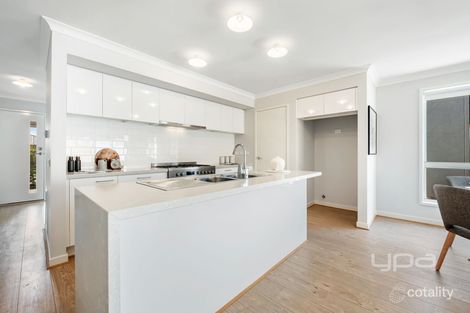 Property photo of 8 Somerset Road Thornhill Park VIC 3335