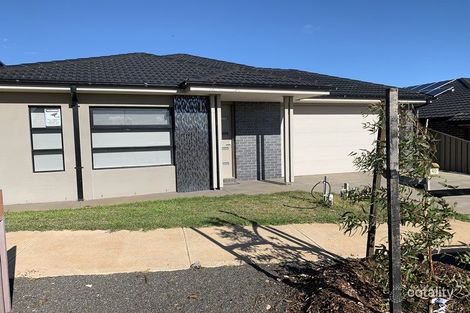 Property photo of 40 Stonehenge Drive Cobblebank VIC 3338