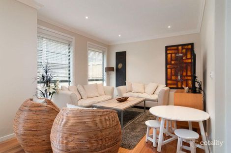 Property photo of 2/7 El Centro Chirnside Park VIC 3116