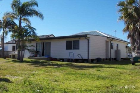 Property photo of 4 Leicester Avenue Belmont North NSW 2280