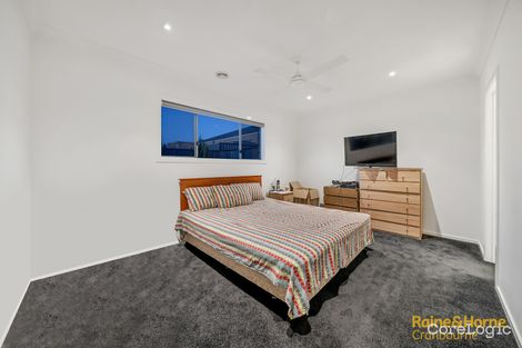 Property photo of 57 Glenrose Boulevard Clyde North VIC 3978