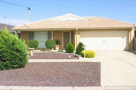 14 Bendick Ct, Altona Meadows, VIC 3028