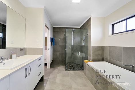 Property photo of 16 Chantelle Circuit Coral Cove QLD 4670