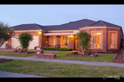 8 Riddell Gr, Pakenham, VIC 3810
