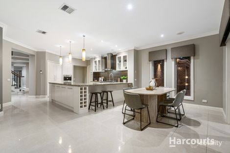 Property photo of 13 The Close Caroline Springs VIC 3023