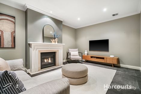 Property photo of 13 The Close Caroline Springs VIC 3023