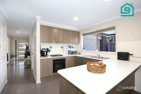 Property photo of 53 Tipperary Circuit Pakenham VIC 3810