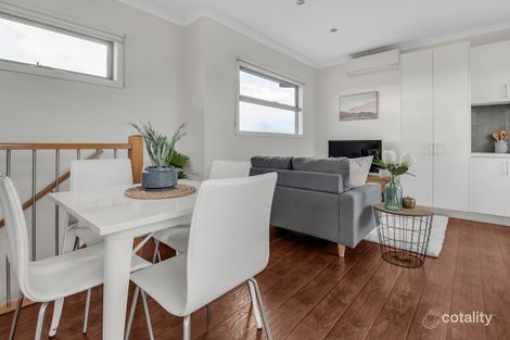 Property photo of 2/28 Compton Street Reservoir VIC 3073