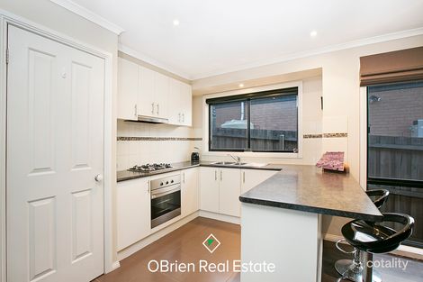 Property photo of 5 Vivian Court Drouin VIC 3818