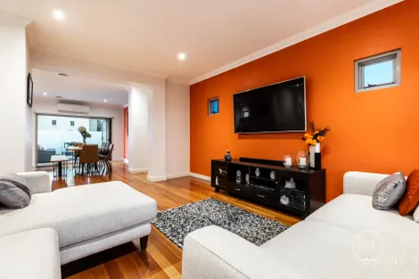 Property photo of 1/95 Pitt Street Eltham VIC 3095
