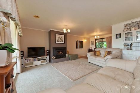 2 Frances Dr, Mount Martha, VIC 3934