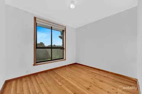 Property photo of 16 Halter Crescent Epping VIC 3076