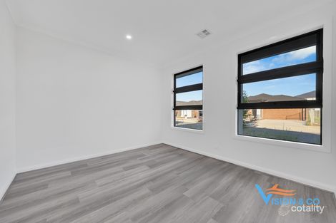 Property photo of 7 Rulingia Road Donnybrook VIC 3064