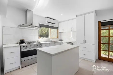 Property photo of 60 Jackson Street Long Gully VIC 3550
