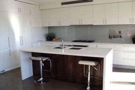 Property photo of 207 The Lakes Boulevard South Morang VIC 3752