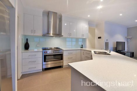 Property photo of 23 Bushlark Court Berwick VIC 3806