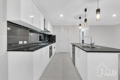 Property photo of 18 Limandus Crescent Cranbourne South VIC 3977