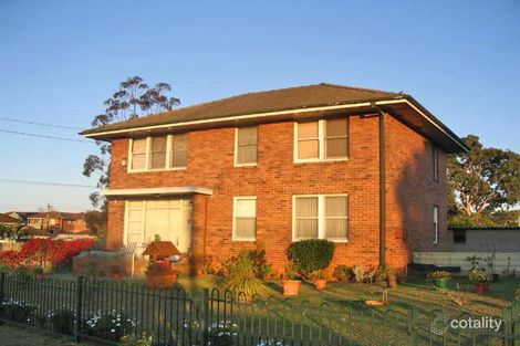 8 Hinkler Ave, Warwick Farm, NSW 2170