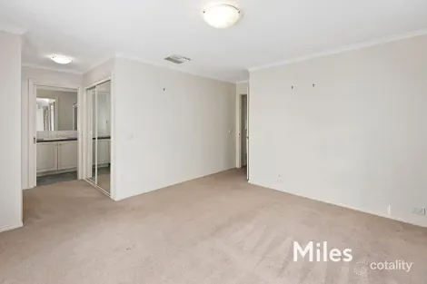 Property photo of 28 Hester Walk Macleod VIC 3085