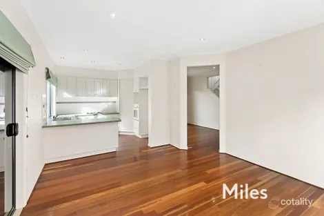 Property photo of 28 Hester Walk Macleod VIC 3085