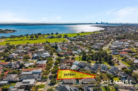 12 Chesson St, Alfred Cove, WA 6154