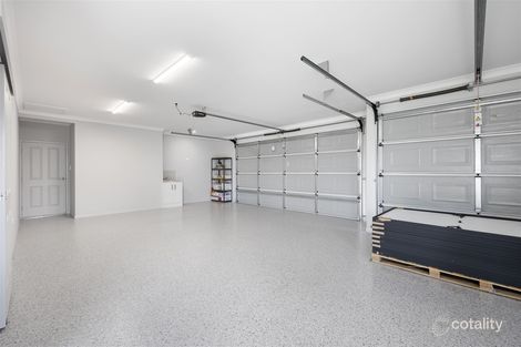 Property photo of 17 Waterside Way Eli Waters QLD 4655