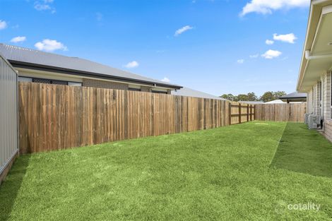 Property photo of 17 Waterside Way Eli Waters QLD 4655
