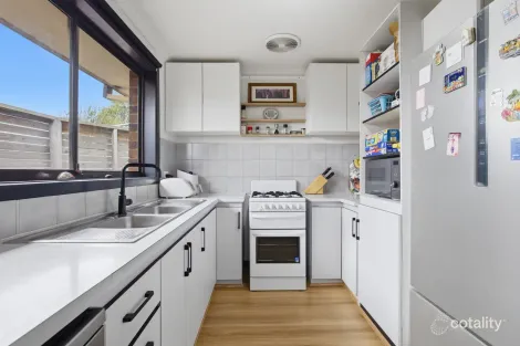 Property photo of 1/20 Oriole Drive Werribee VIC 3030