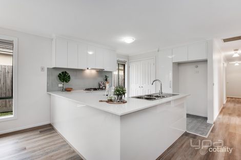 Property photo of 25 Greensted Grove Roxburgh Park VIC 3064