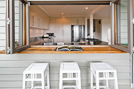 Property photo of 24 Wallumatta Road Newport NSW 2106