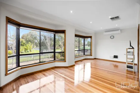 Property photo of 16 Blacksmith Place Sydenham VIC 3037