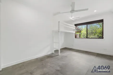 Property photo of 4 Montanus Drive Bellbowrie QLD 4070