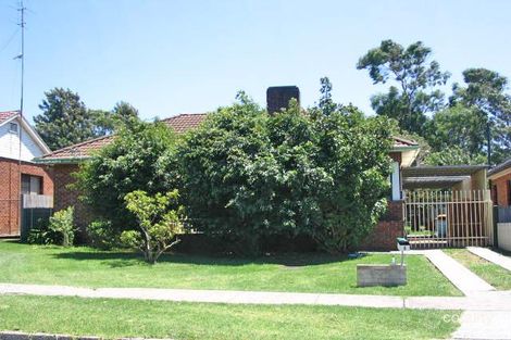 8 Stuart Rd, Warrawong, NSW 2502