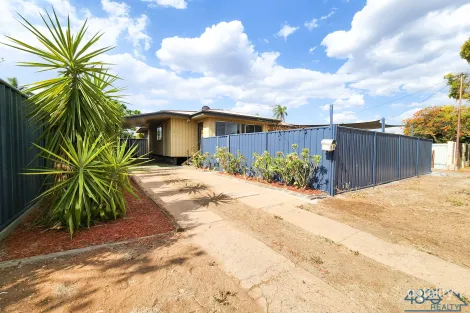 18 Milne Bay Rd, Soldiers Hill, QLD 4825