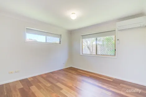 Property photo of 4 Hyndes Close Wakerley QLD 4154