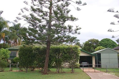 20 Wharf St, Woody Point, QLD 4019