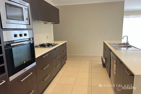 Property photo of 44 Eureka Drive Manor Lakes VIC 3024
