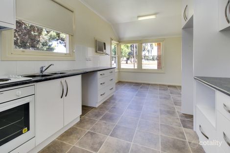 Property photo of 15 Pine Avenue Loxton SA 5333