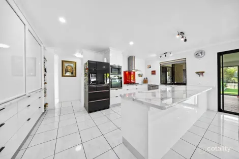 Property photo of 33 Summer Way Tin Can Bay QLD 4580