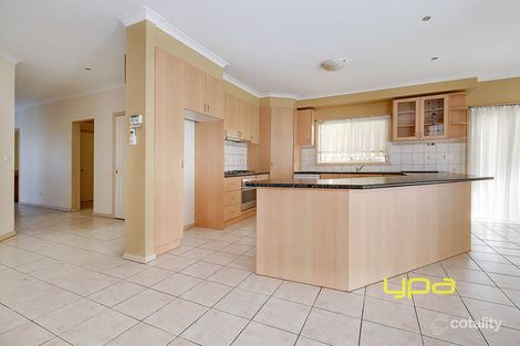 Property photo of 2 Taplin Way Roxburgh Park VIC 3064