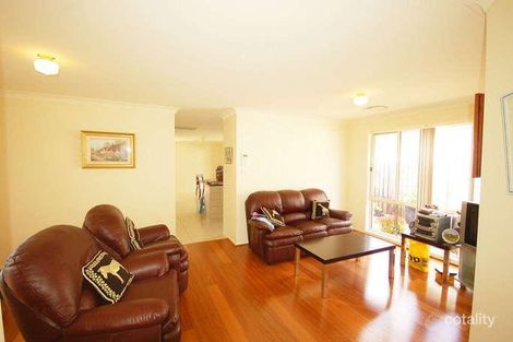 Property photo of 35 Wingello Crescent Wyoming NSW 2250