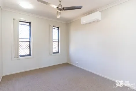 Property photo of 48 John Oxley Drive Gracemere QLD 4702
