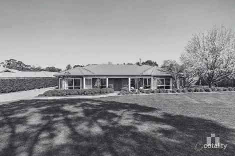 Property photo of 9-11 Flaxen Hills Road Doreen VIC 3754