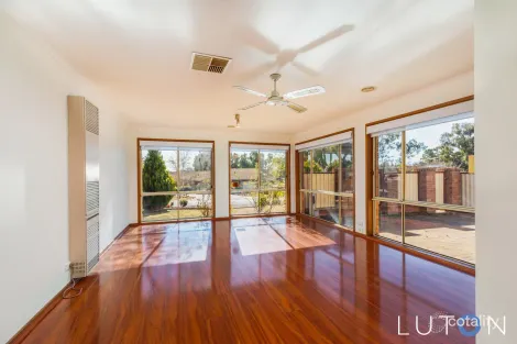 Property photo of 58 Derrington Crescent Bonython ACT 2905