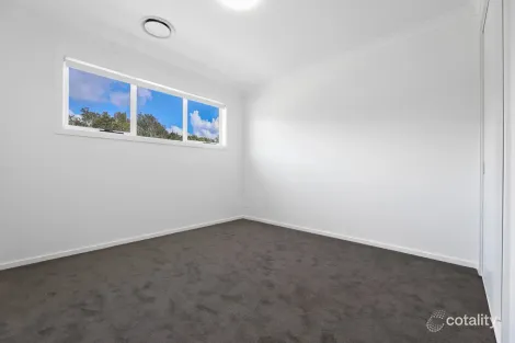 Property photo of 19 Raven Circuit Warriewood NSW 2102