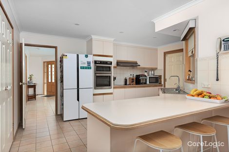 Property photo of 14 Bertrand Close Berwick VIC 3806