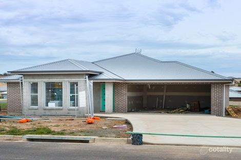 Property photo of 51 Molloy Drive Orange NSW 2800