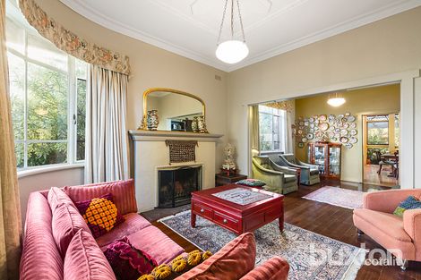 Property photo of 8 Hawthorn Grove McKinnon VIC 3204